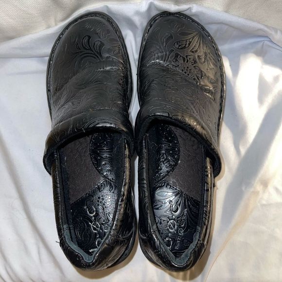b.o.c. black leather loafer (nursing clogs) - Picture 6 of 8